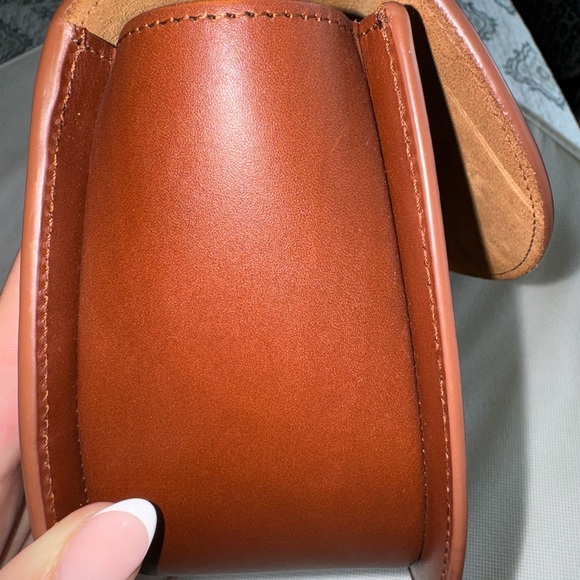 A.P.C. GENÈVE Brown and Tan Crossbody Bag with Classic Design - Picture 7 of 13